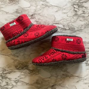 VS PINK Slipper Booties